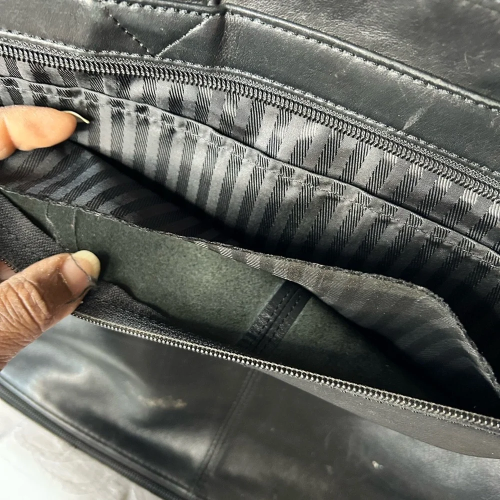 TUMI Classic Black Leather Business Briefcase Organizer.